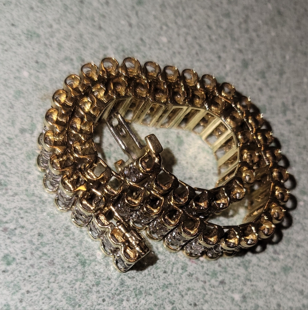 Genuine Diamond,  10k Gold, 7",  Women's Bracelet - Picture 13 of 16